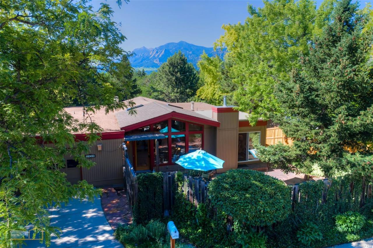 1430 Moss Rock Place - Photo 1