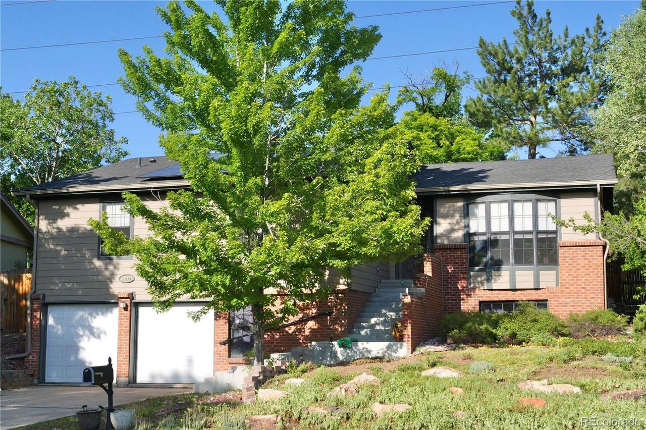 3040 Roslyn Street - Photo 1