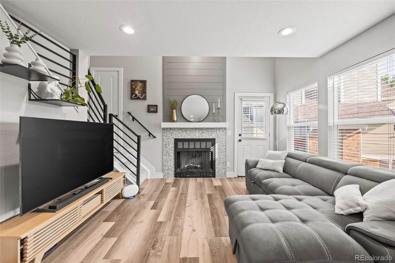 932 Dearborn Way - Photo 1