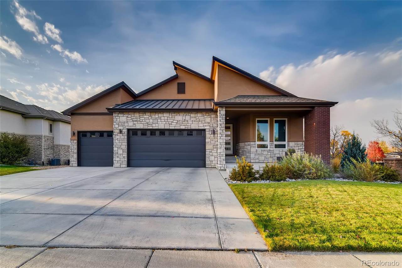 1203 Hickory Way - Photo 1