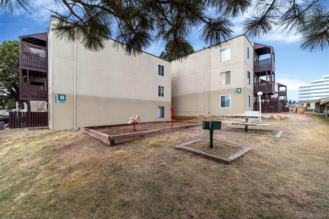 9995 Harvard Avenue - Photo 1