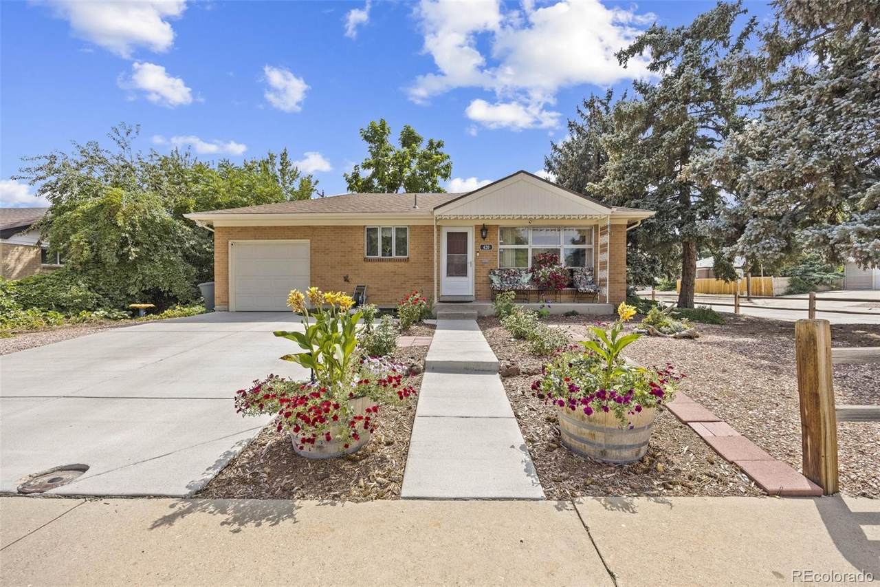 420 Leonard Lane - Photo 1