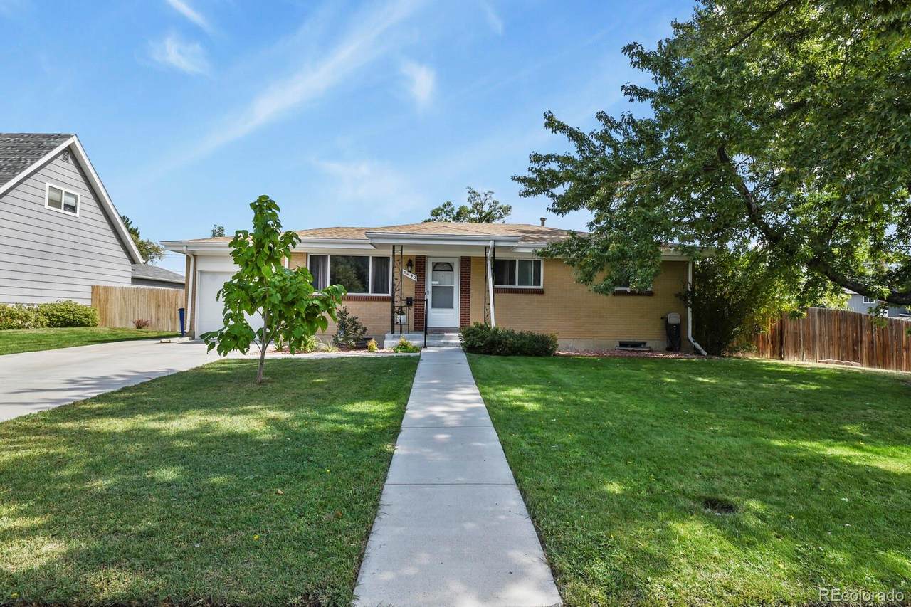 1092 Iris Street - Photo 1