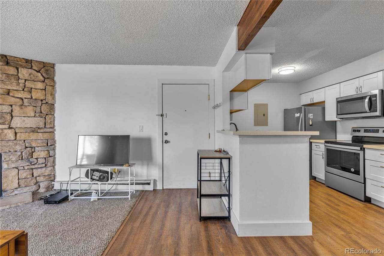 10150 Virginia Avenue - Photo 1