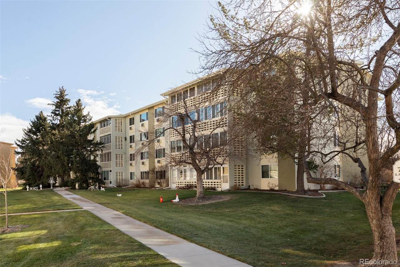 705 Alton Way - Photo 1