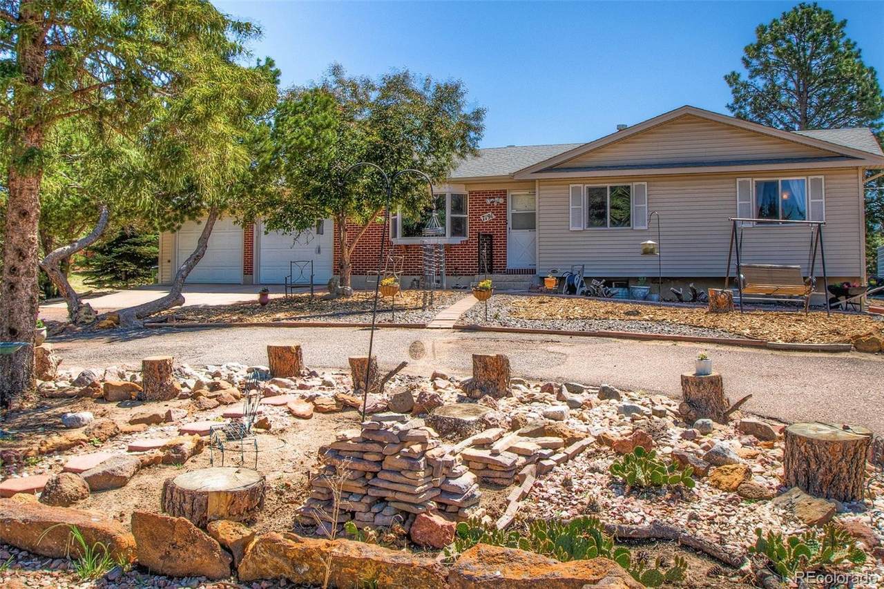 7191 Grashio Drive - Photo 1