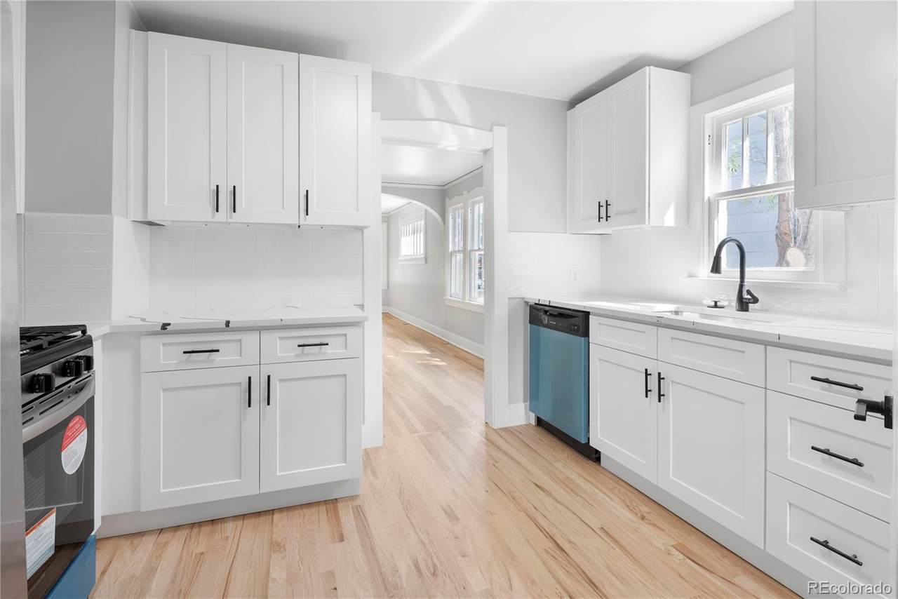 2103 Lafayette Street - Photo 1