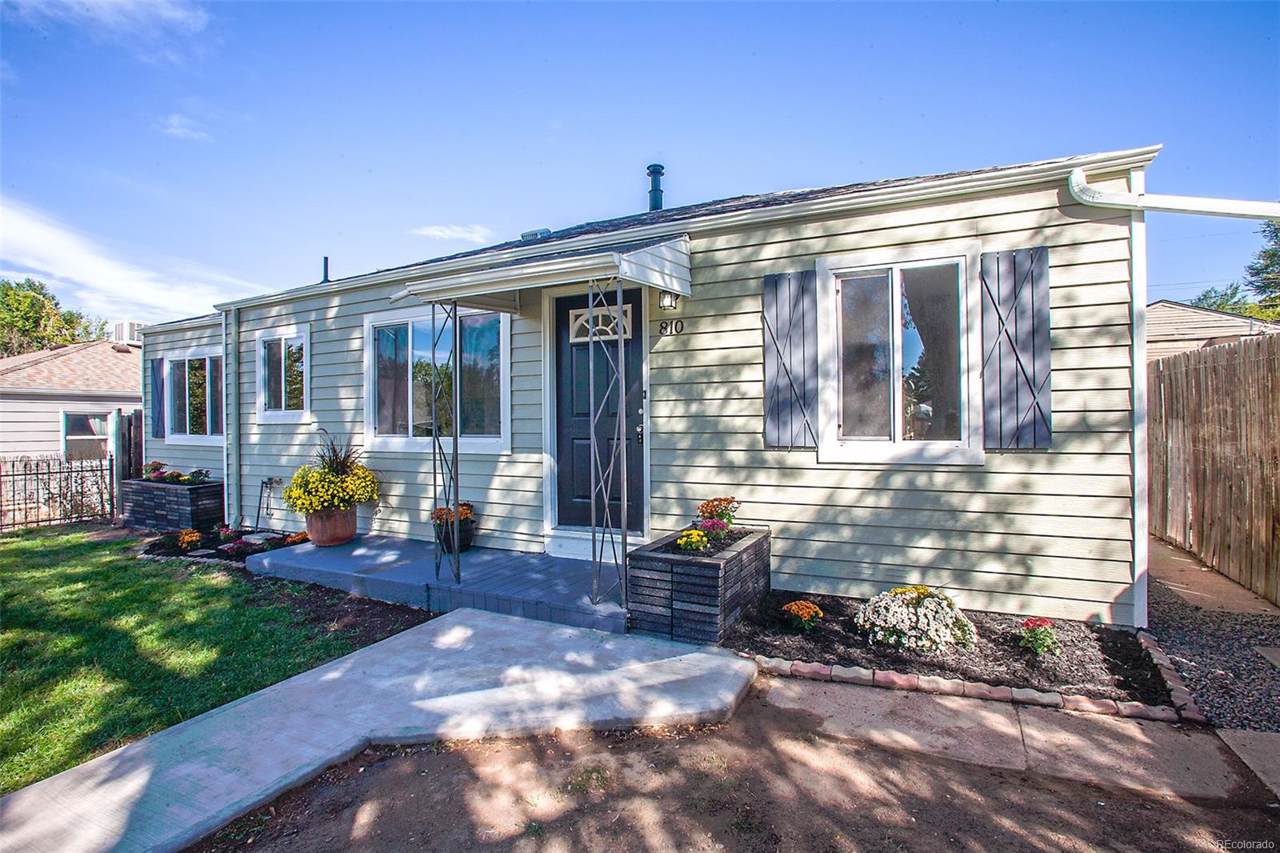 810 Newton Street - Photo 1