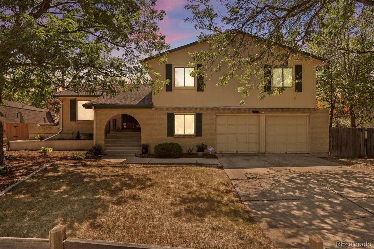 8412 Newland Drive - Photo 1