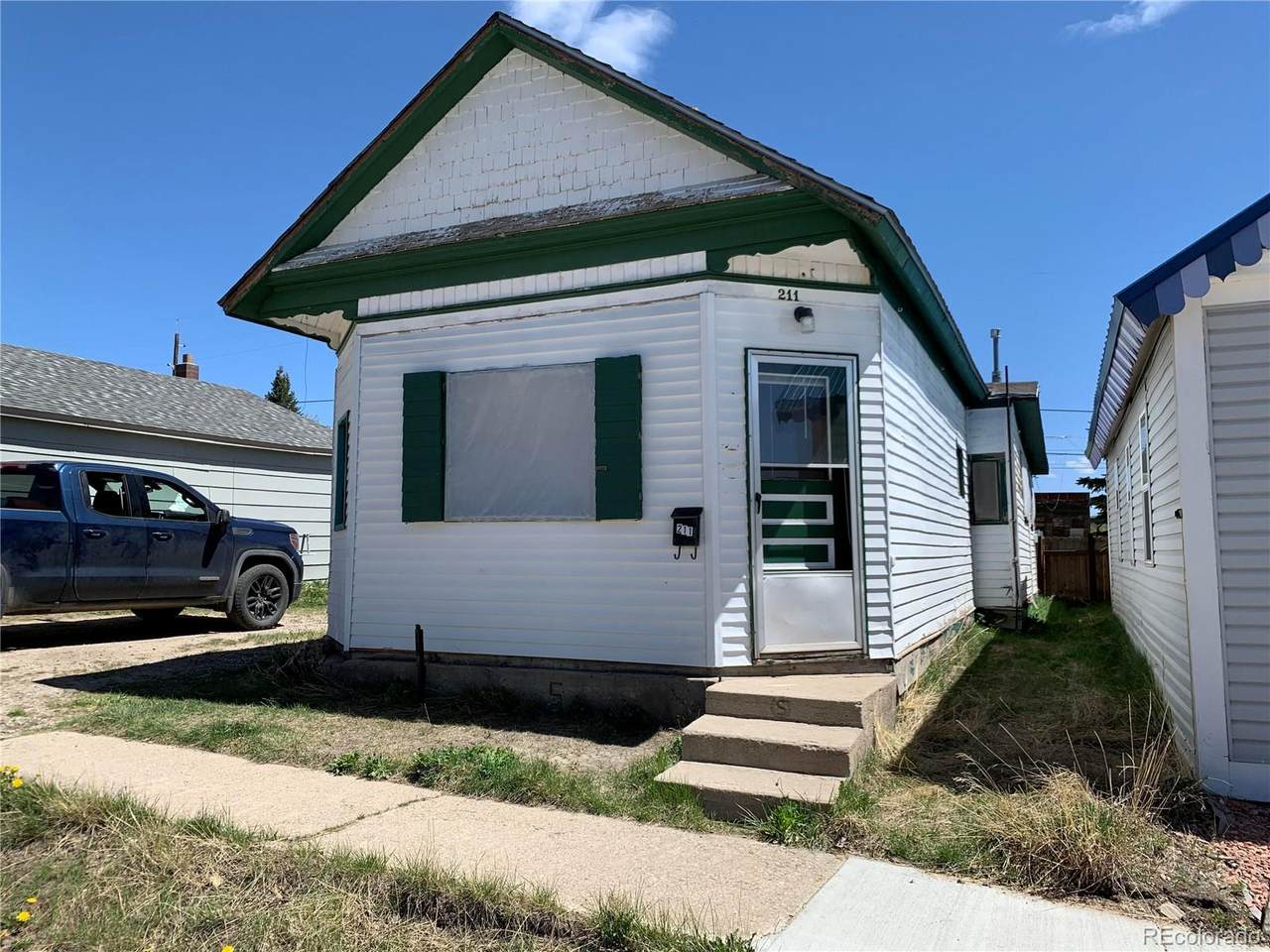 211 7th Street - Photo 1