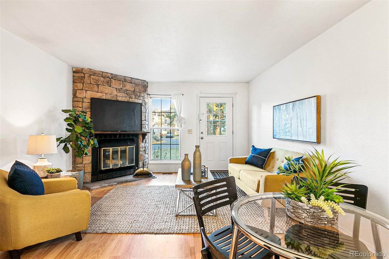 9099 Floyd Avenue - Photo 1