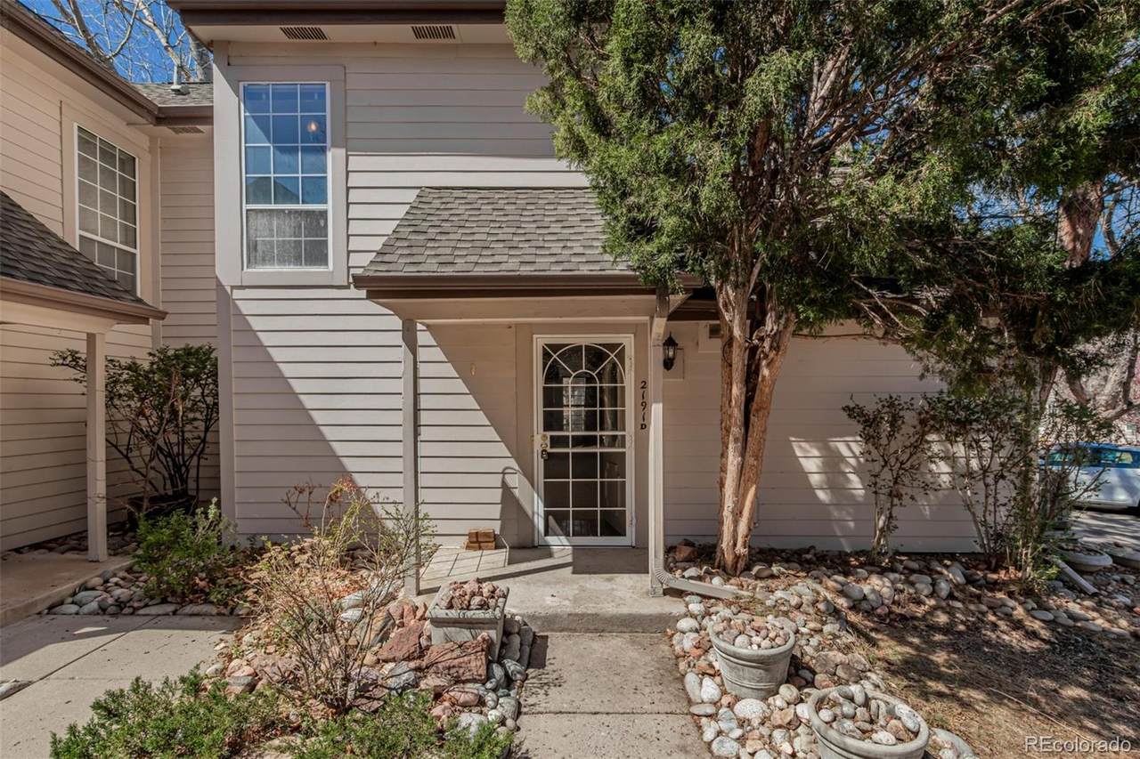 2191 Victor Street - Photo 1