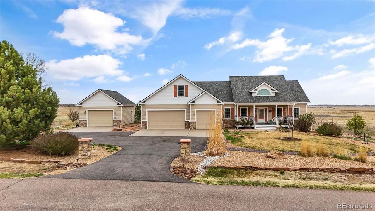 979 Pinehurst Court - Photo 1