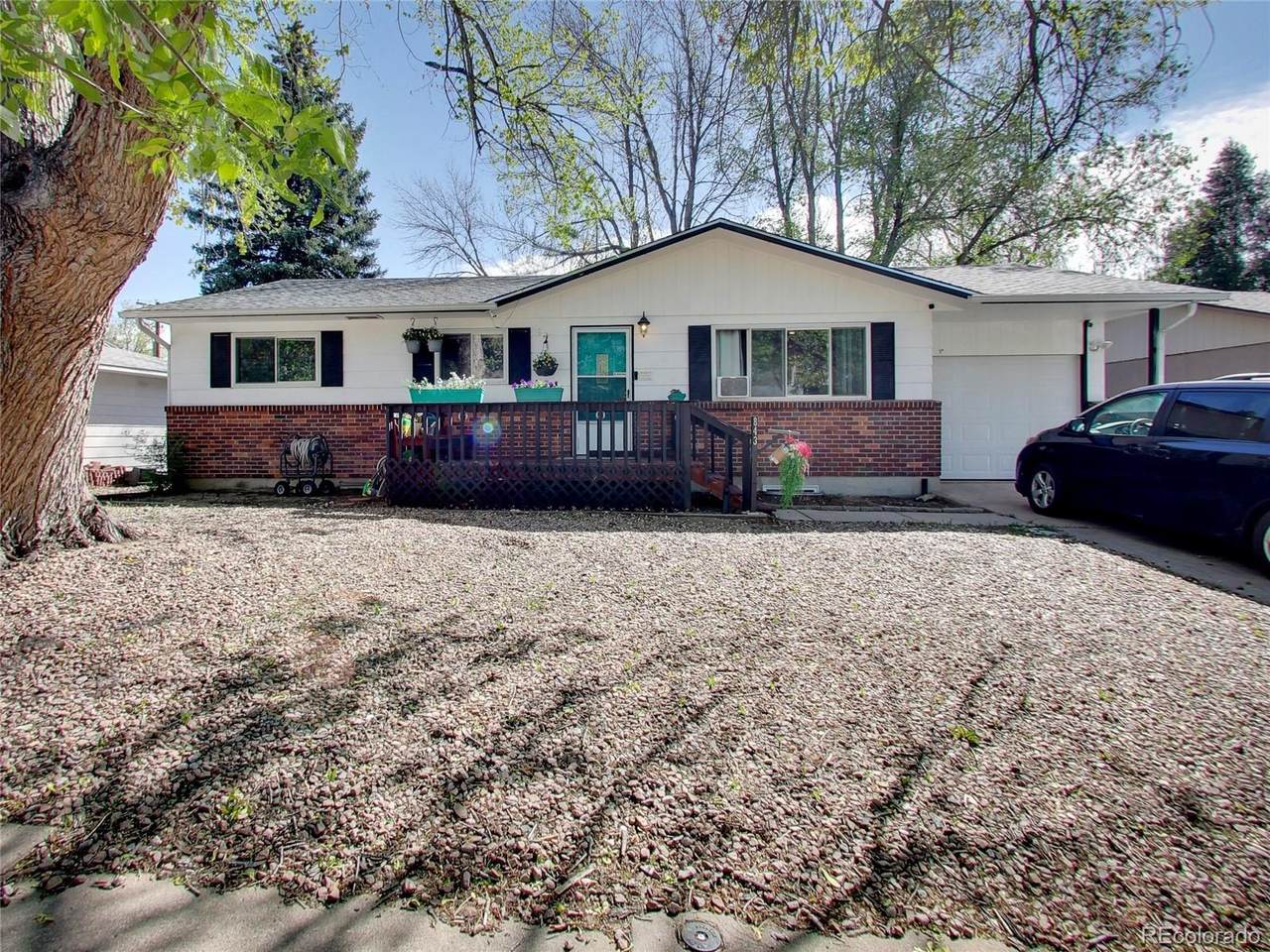 843 Kingsley Drive - Photo 1