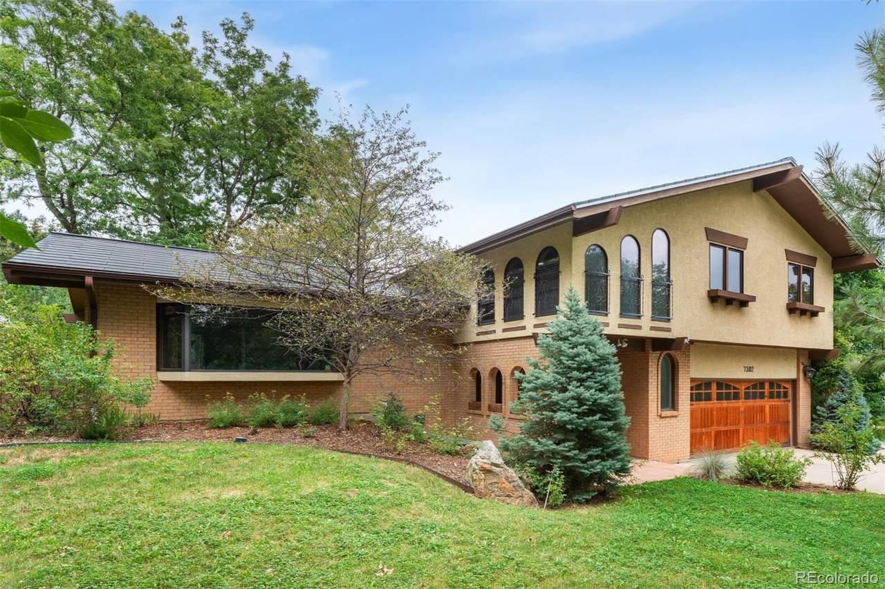 7302 Island Circle - Photo 1