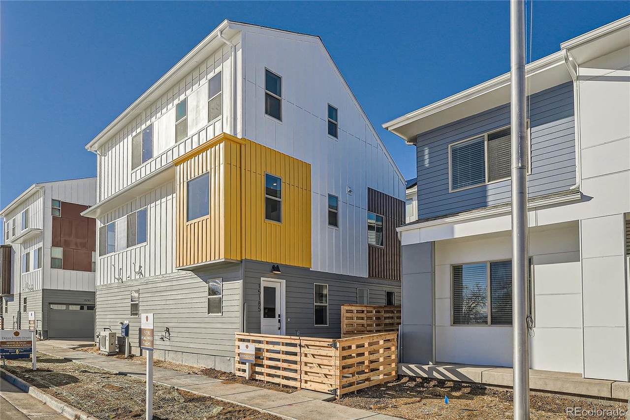 15290 69th Place - Photo 1