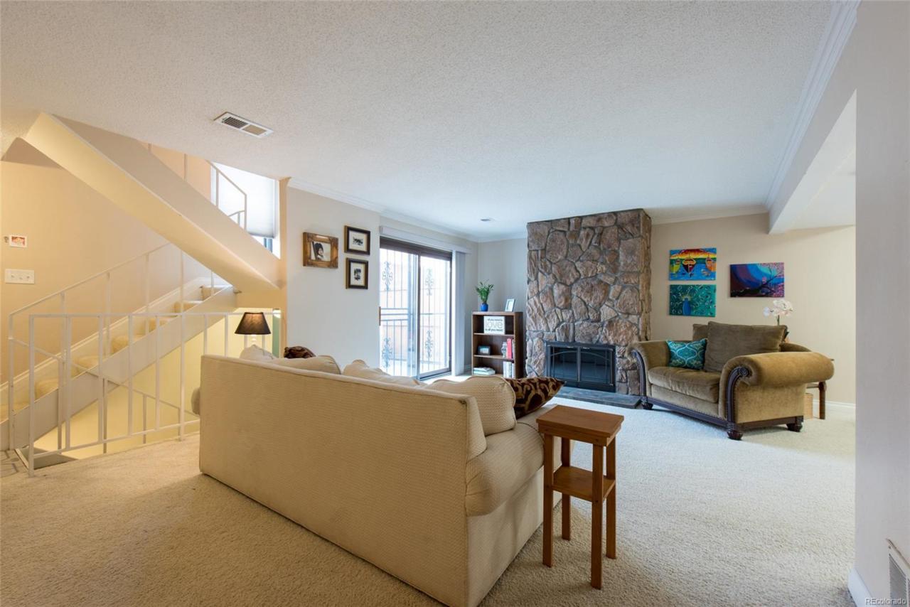 2885 Locust Street - Photo 1