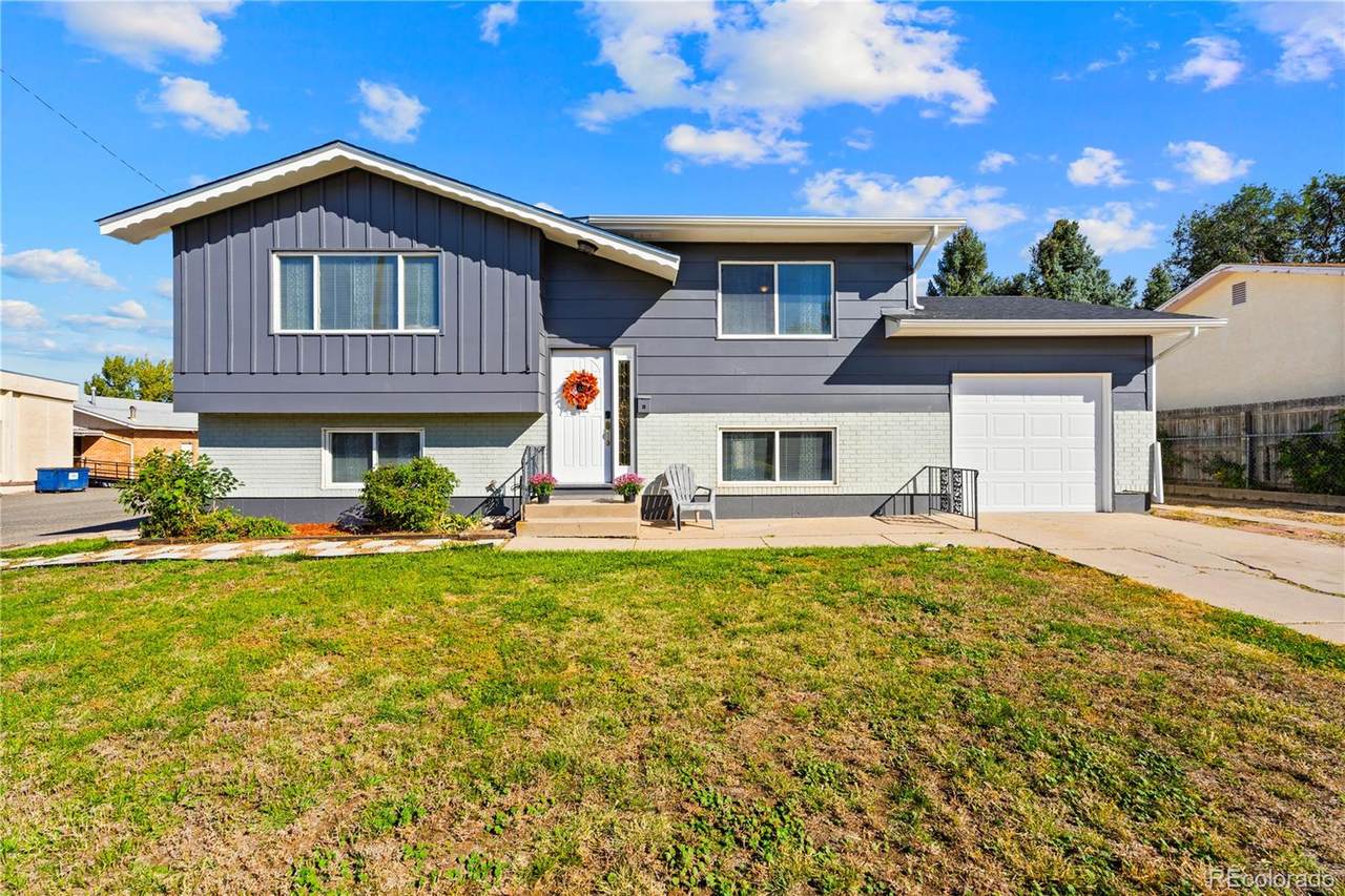 2650 Elmwood Circle - Photo 1