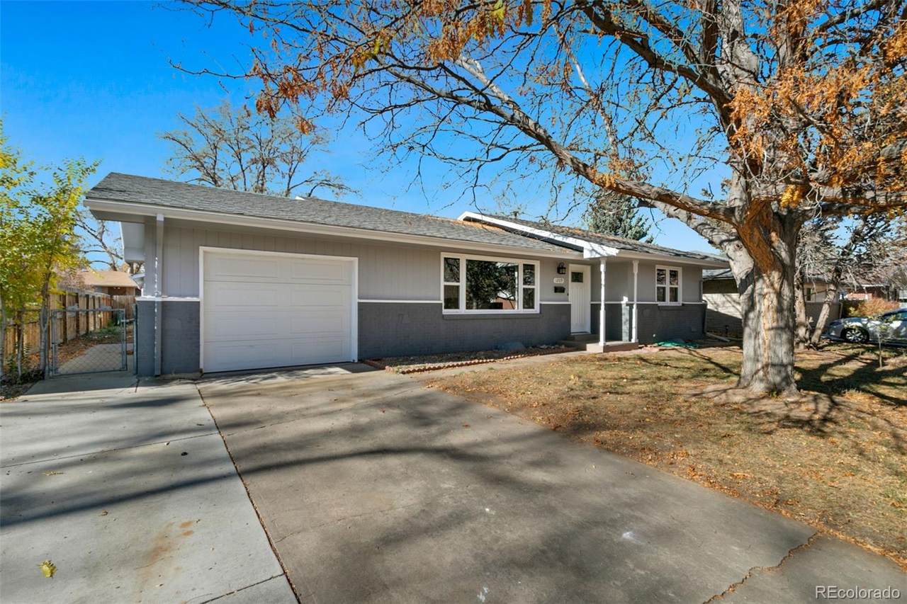 1209 Baker Street - Photo 1