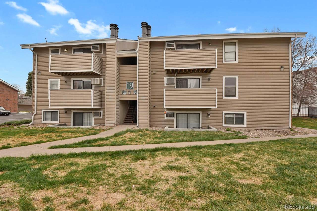 10150 Virginia Avenue - Photo 1