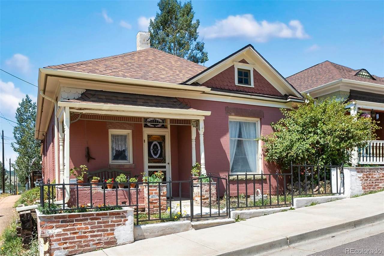 209 4th Street - Photo 1