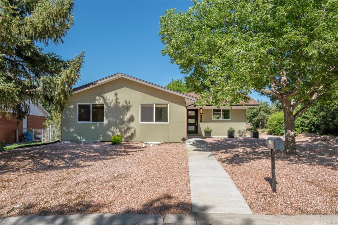 3824 Somerset Street - Photo 1