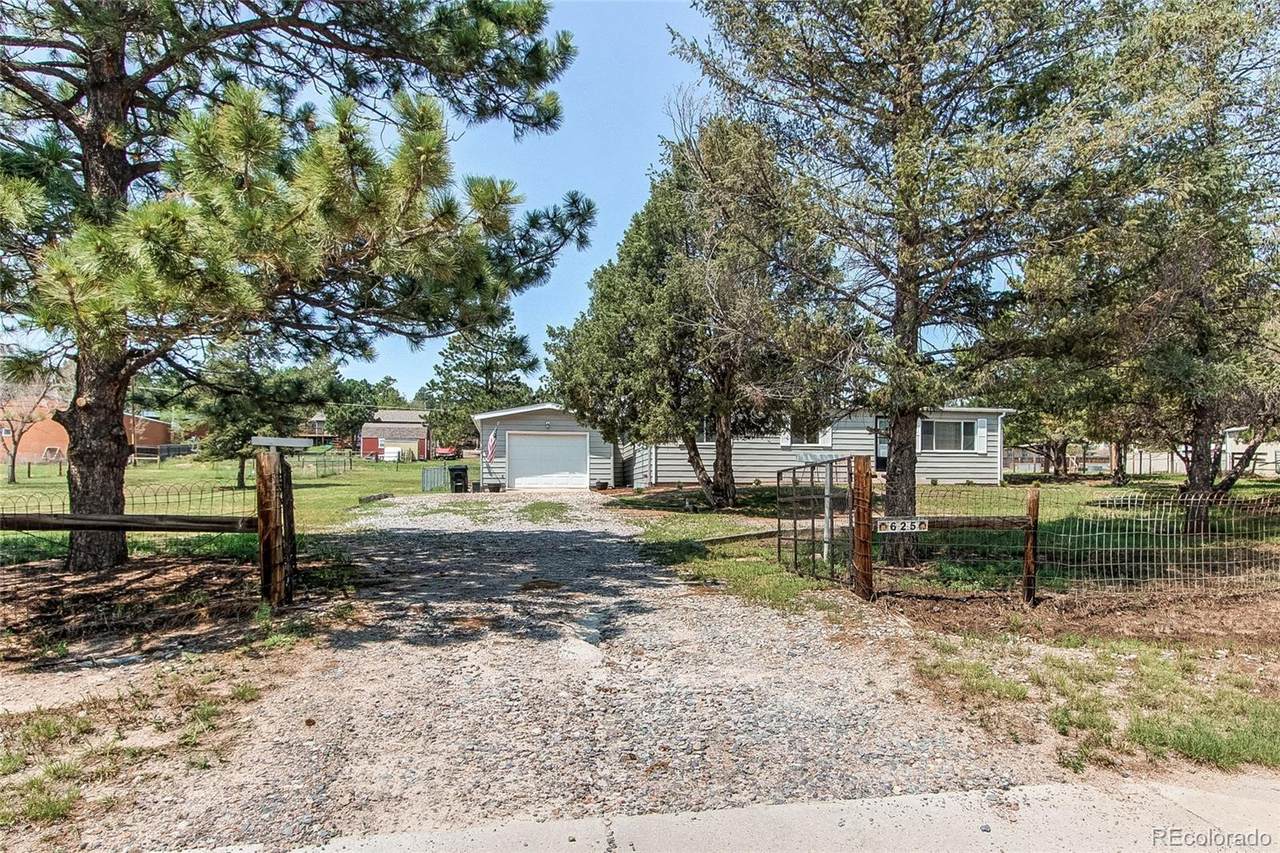 625 Paddock Street - Photo 1