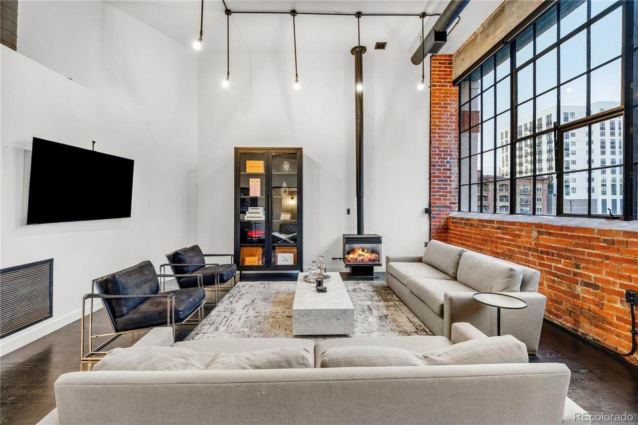 1090 Cherokee Street - Photo 1