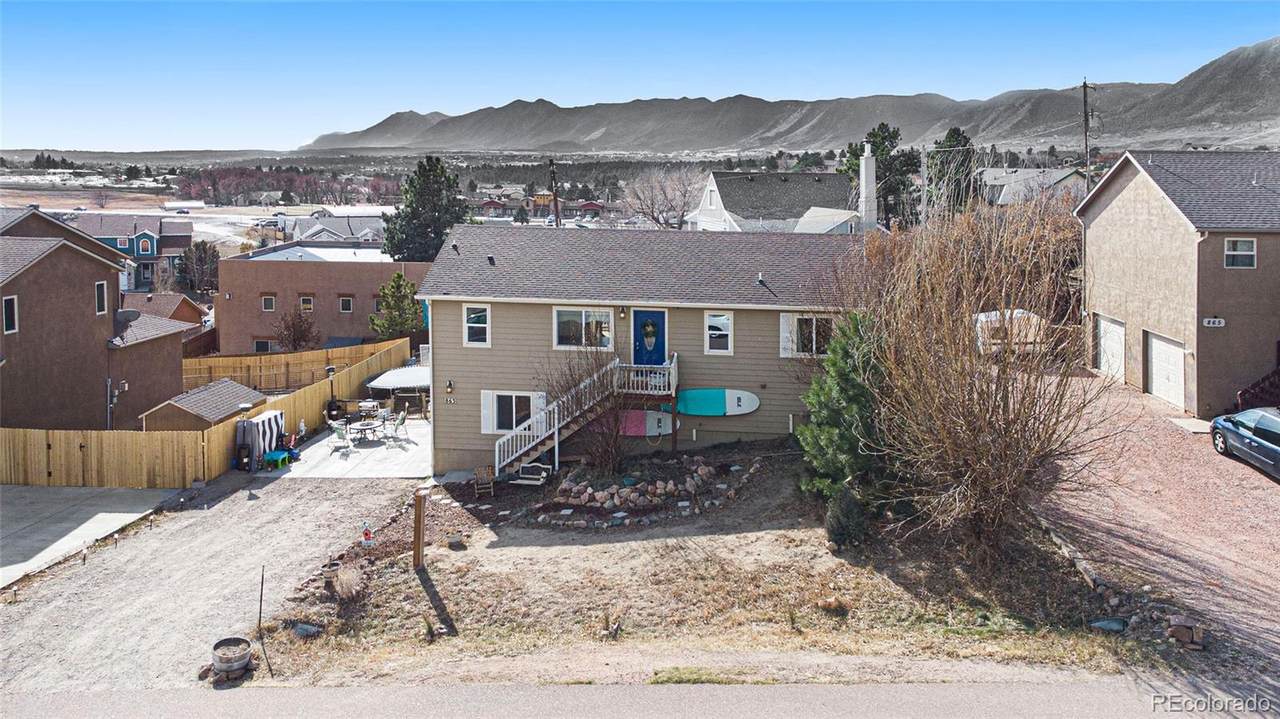 863 Circle Road - Photo 1
