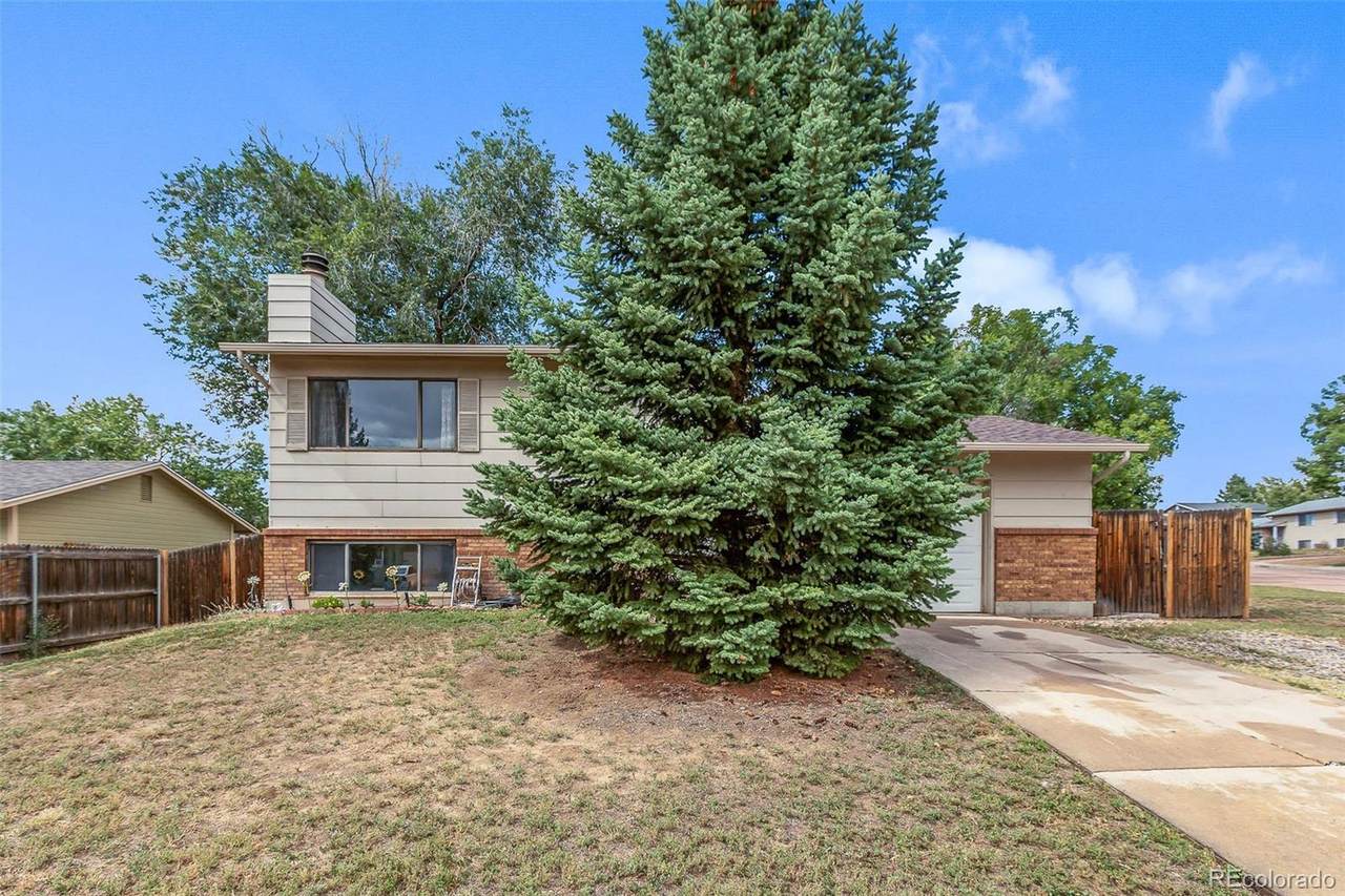 7260 Grand Valley Drive - Photo 1