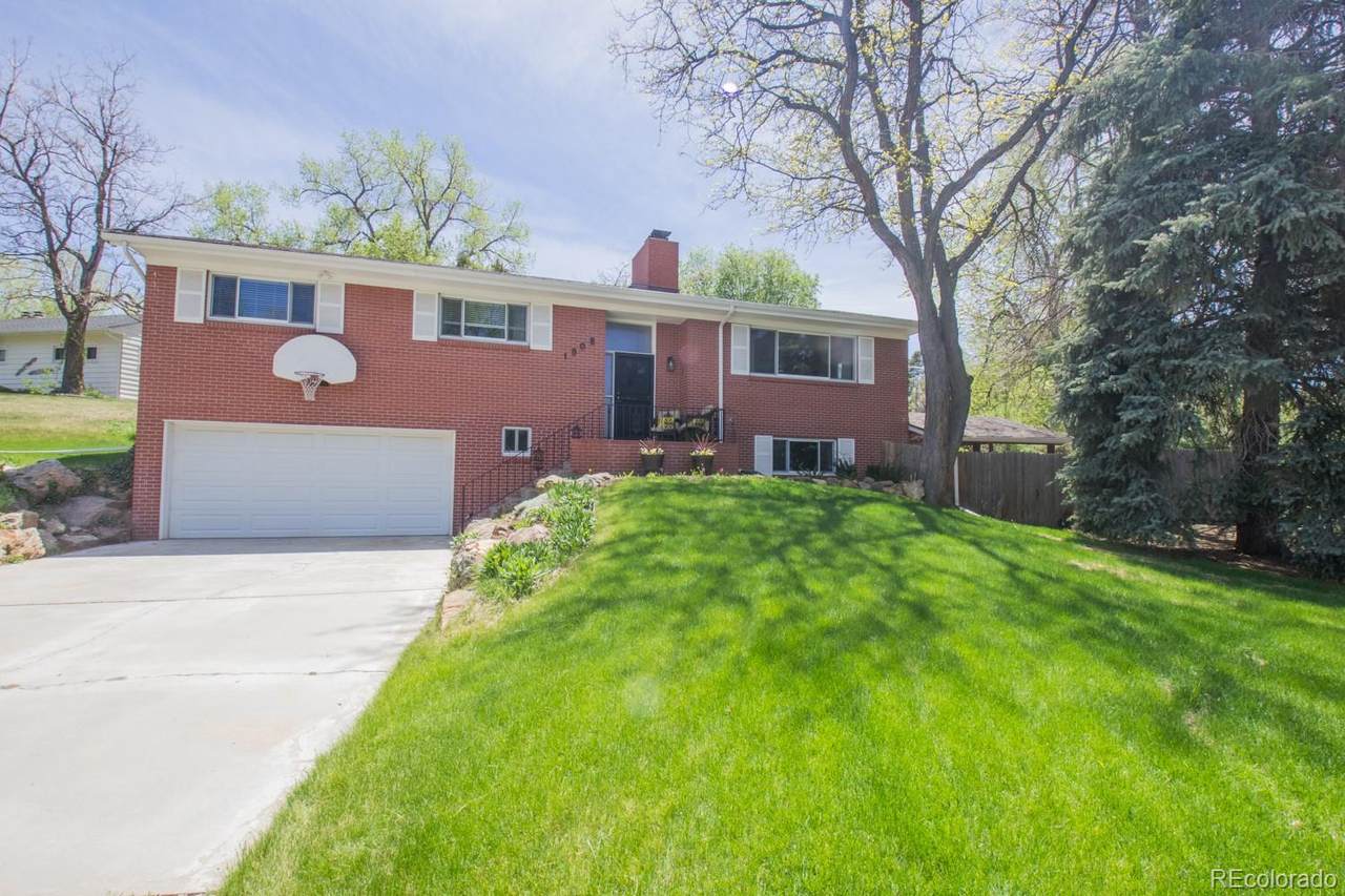 1908 Taft Drive - Photo 1