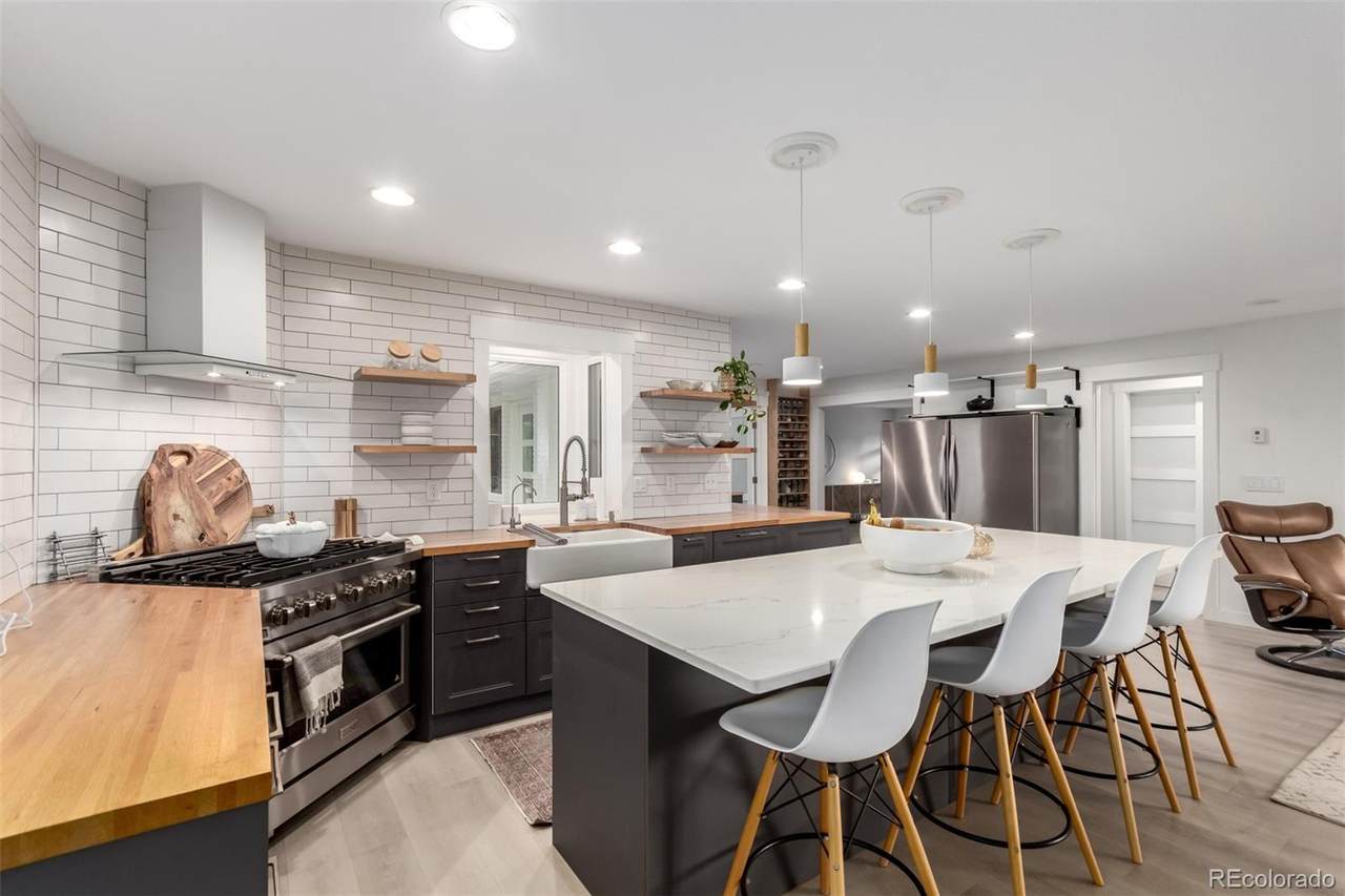 5925 Sacajawea Way - Photo 1