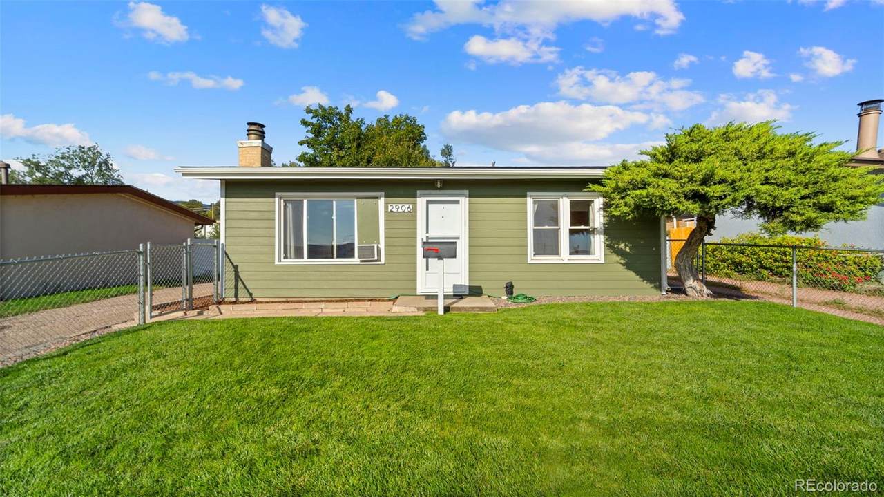 2906 Chestnut Street - Photo 1