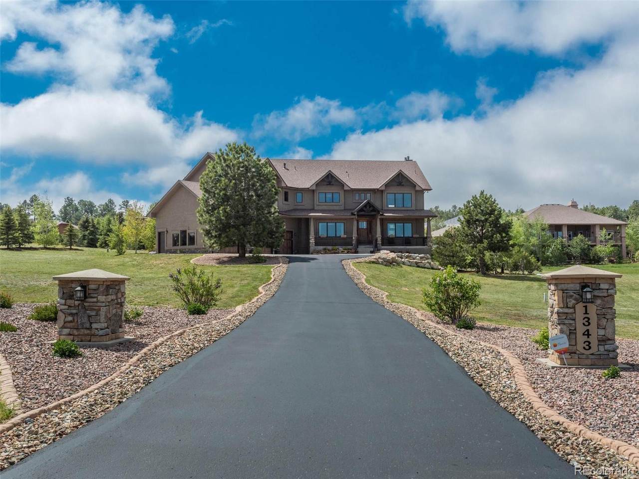 1343 Castlecombe Lane - Photo 1
