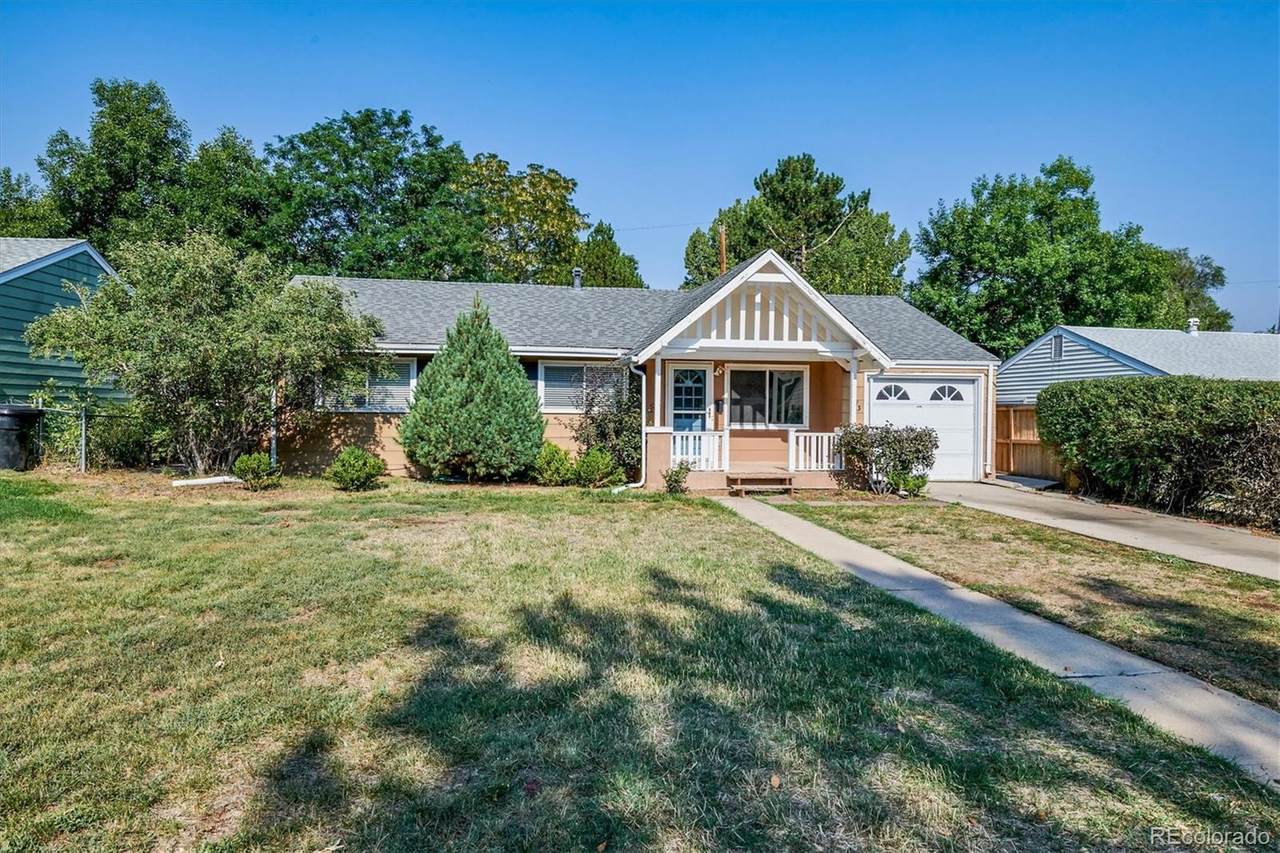 3373 Glencoe Street - Photo 1