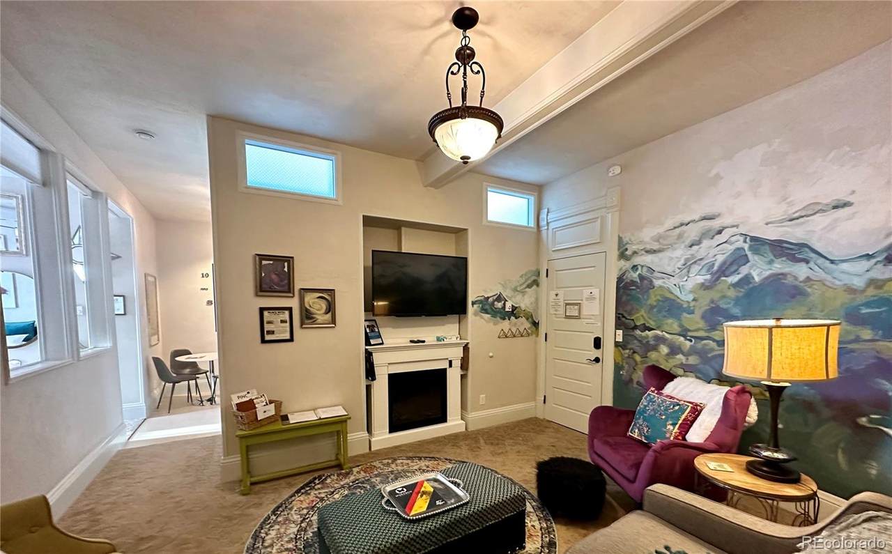 204 F Street - Photo 1