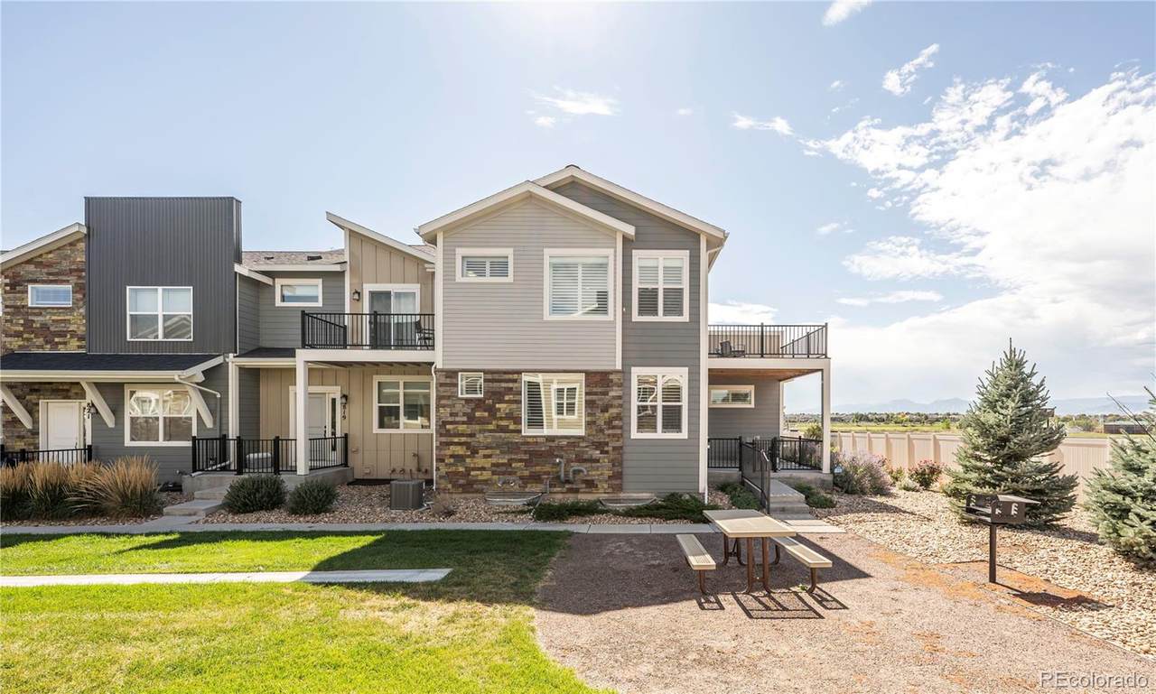 817 Robert Street - Photo 1