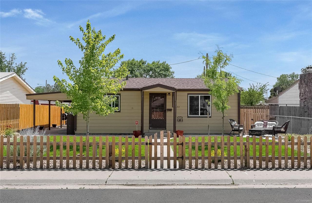 1084 Cleveland Place - Photo 1