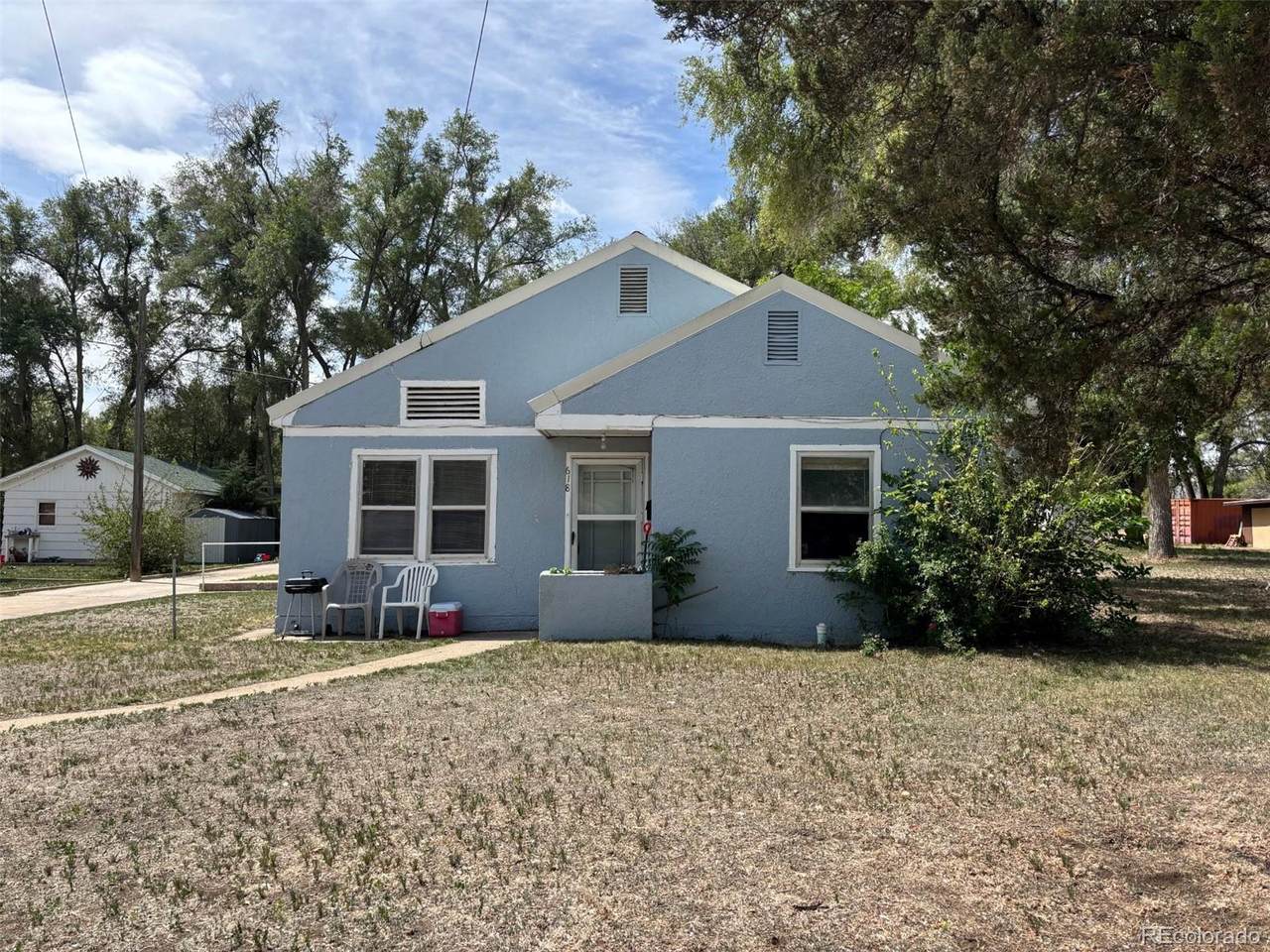 618 Willow Avenue - Photo 1