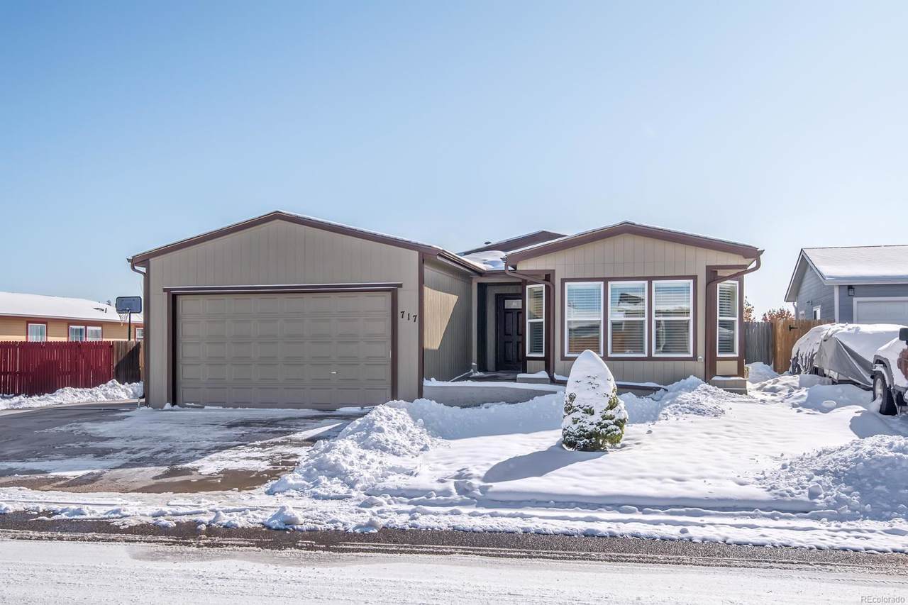 717 Prairie Avenue - Photo 1