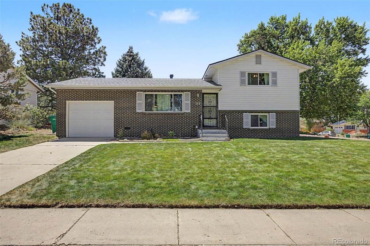 712 Lansing Drive - Photo 1