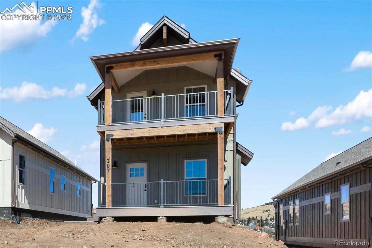 207 Womack Avenue - Photo 1