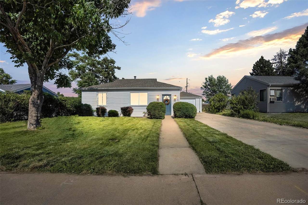 520 Shoshone Street - Photo 1