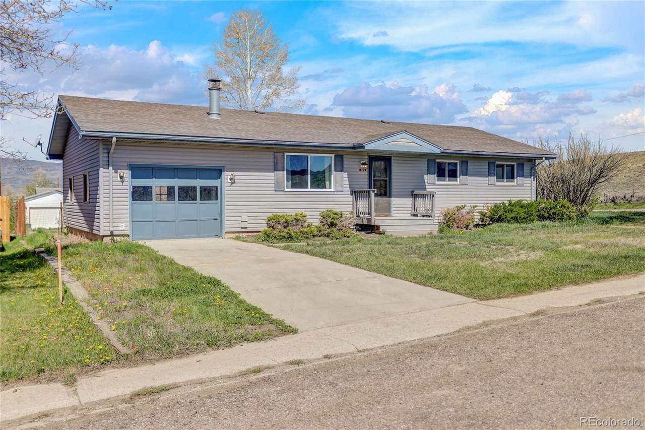 325 21st Street - Photo 1