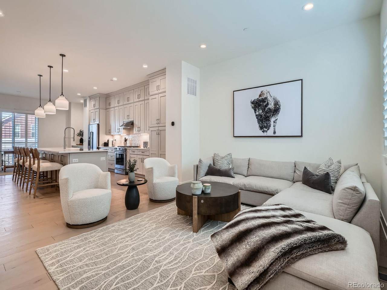805 Promenade Drive - Photo 1