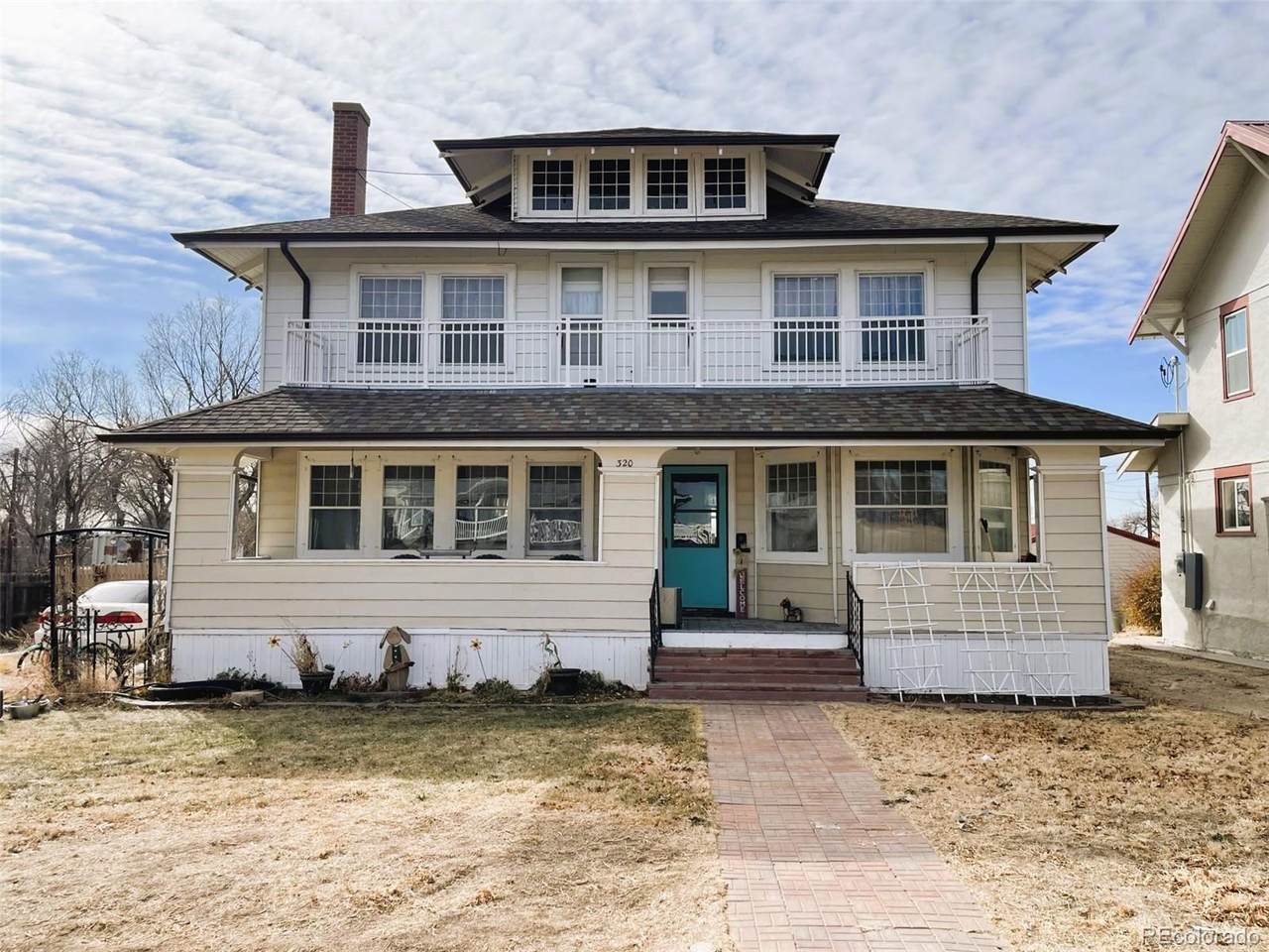 320 7th Street - Photo 1