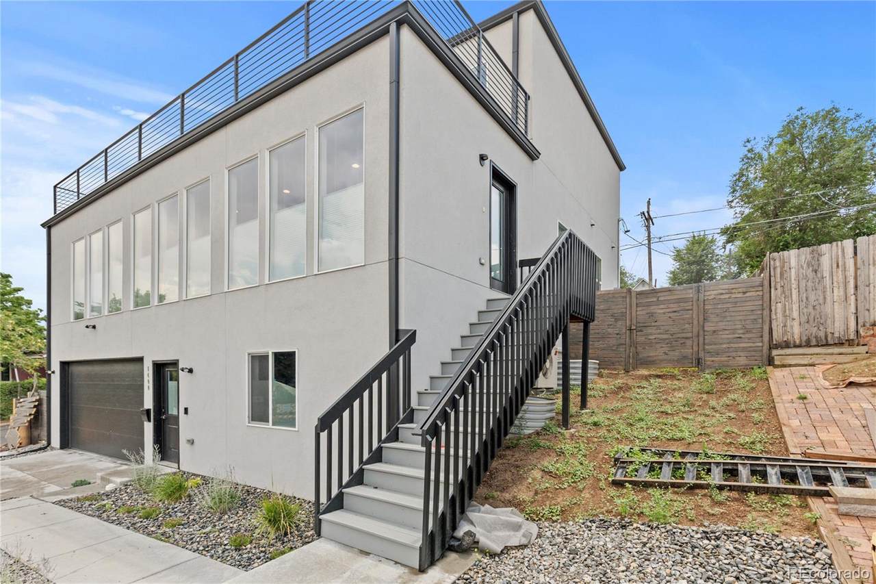 1400 Alaska Place - Photo 1