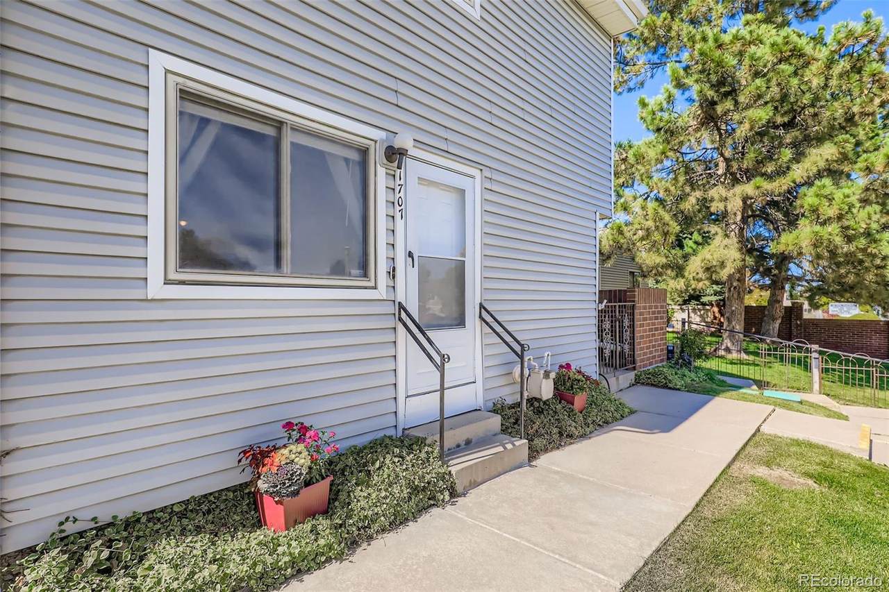 1707 102nd Avenue - Photo 1