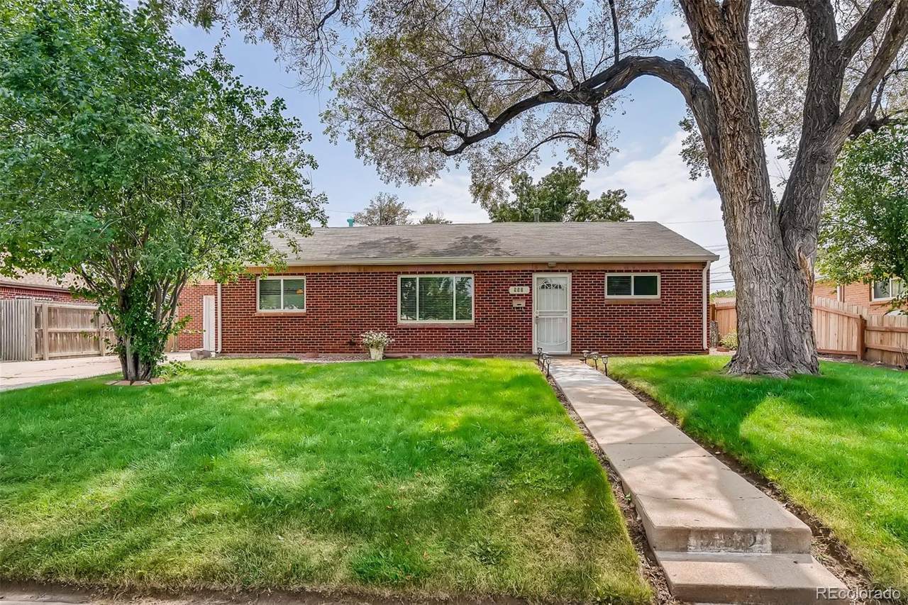 950 Elm Place - Photo 1