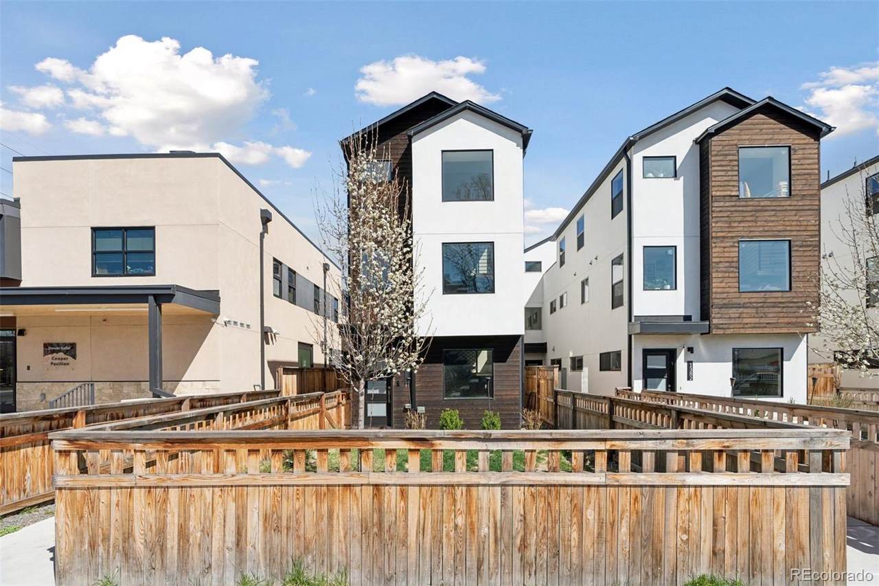 1386 Zenobia Street - Photo 1